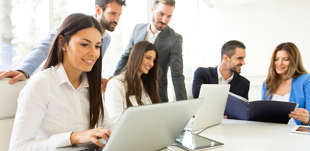 Live vs Self-Paced Learning – Which Format Works Best?