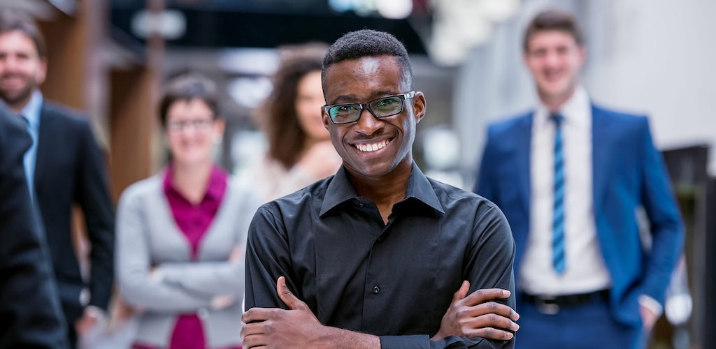 Autocratic Leadership Style: Pros & Cons in the Workplace